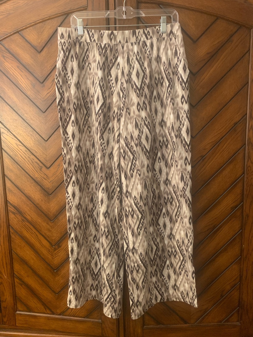 Denim & Co Beach tan print pants size medium
